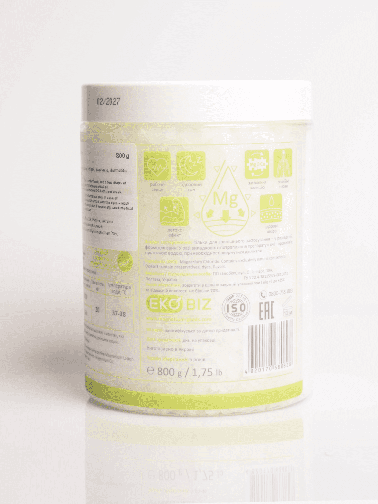 Hvit krukke med magnesium-badflak, grønn EkoBiz-etikett og vektangivelse 800 g